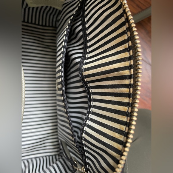 Kate Spade Purse - Picture 7 of 9